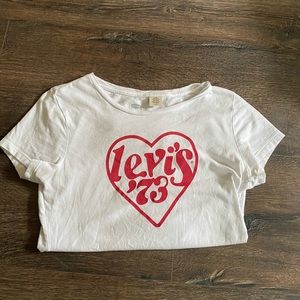 Women’s Levi shirt